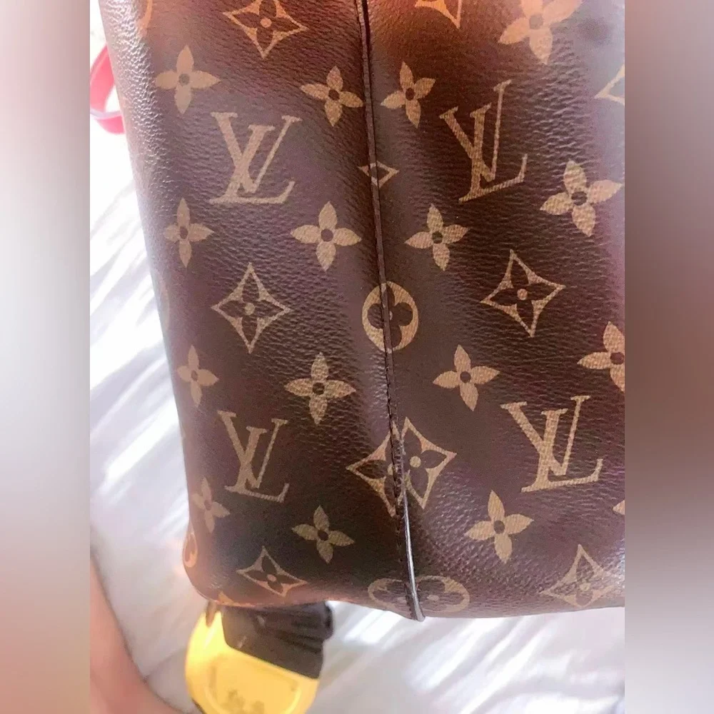 LouisVuitton NeoNoe Monogram Canvas Red Bucket Bag Organizers Gently Lucky Charm